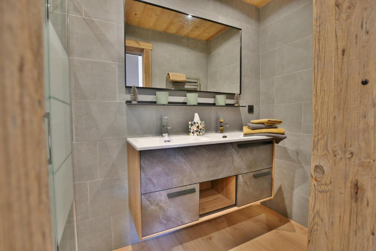 Bel Appartement Centre De Thones Lumineux Et Spacieux Neuf Kültér fotó