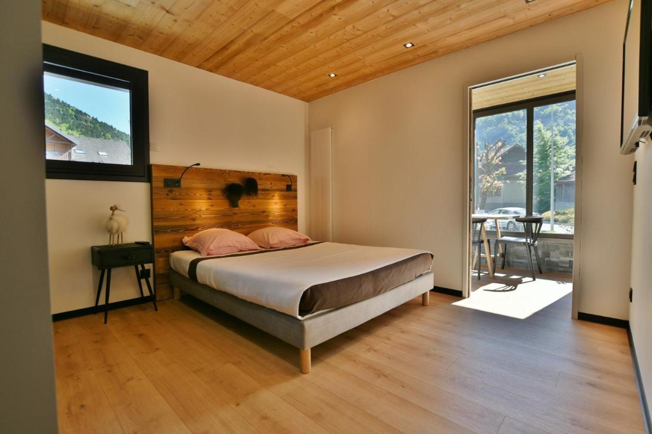 Bel Appartement Centre De Thones Lumineux Et Spacieux Neuf Kültér fotó