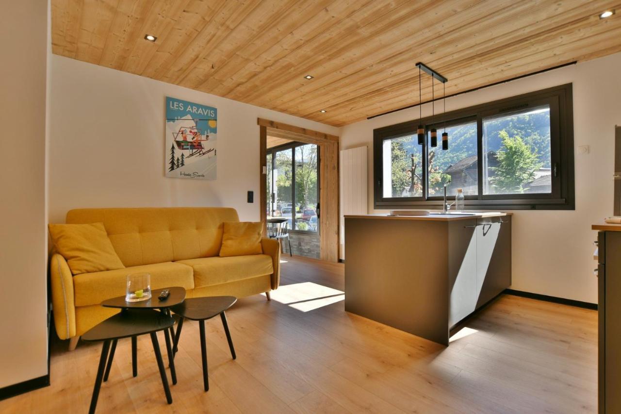 Bel Appartement Centre De Thones Lumineux Et Spacieux Neuf Kültér fotó